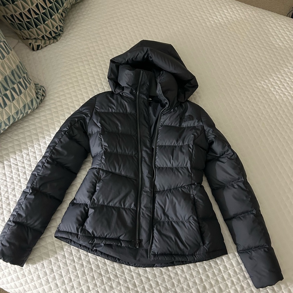The North Face Women's Dark Gray Puffer Jacket-Metropolis jacket